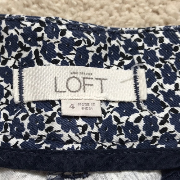 Loft Blue Floral Shorts - Picture 4 of 5
